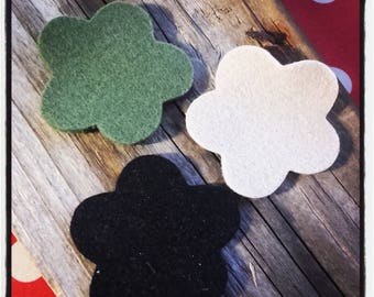set of 3 flowers in khaki/beige and black felt