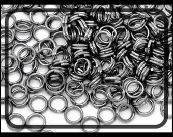30 rings double open, 4 x 0,6 mm, black, round shape