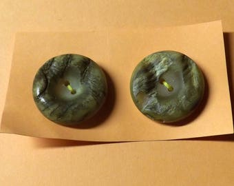 Set of two large Horn effect buttons