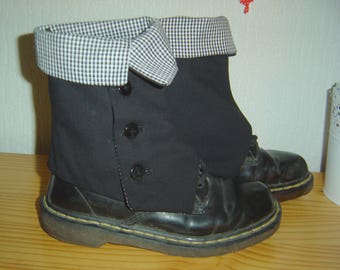 Black leggings lined houndstooth (on shoes)