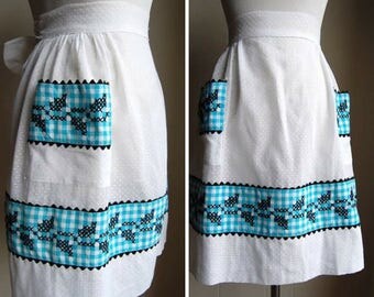 Classic Vintage Apron - Womens Apron - Half Apron - 1960s Apron - Retro Apron - Aprons for Women - Handmade Apron - Dotted Swiss Apron