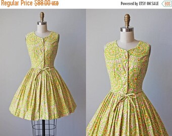 ON SALE 1950s Dress - Vintage 50s Dress - Vivid Floral Print Cotton Full Skirt Sundress XS - Garden Wheel Dress