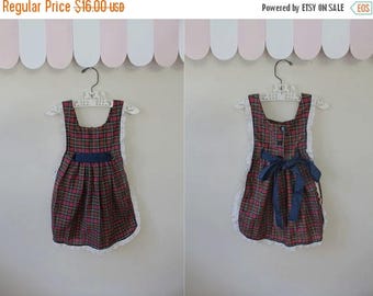 20% off SALE vintage 1970s girl's dress - PLAID PINAFORE eyelet apron dress  / 3-4T