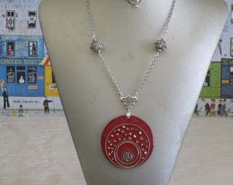 Collier plastron pendentif en bois laqué et métal argenté "SYMBOLE CHINOIS"