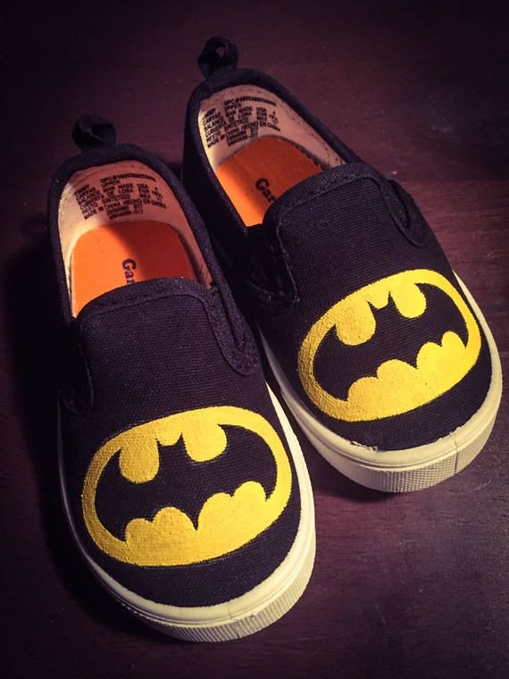 Batman Shoes Toddler Size 4 Superhero DC Comics Hand