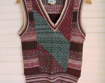 Vintage Sweater Vest, 1960s Sweater Vest Size Small Boys Sweater Vest, Red and Green Knit Sweater Vest, Pullover Sweaters, 1960s Vintage