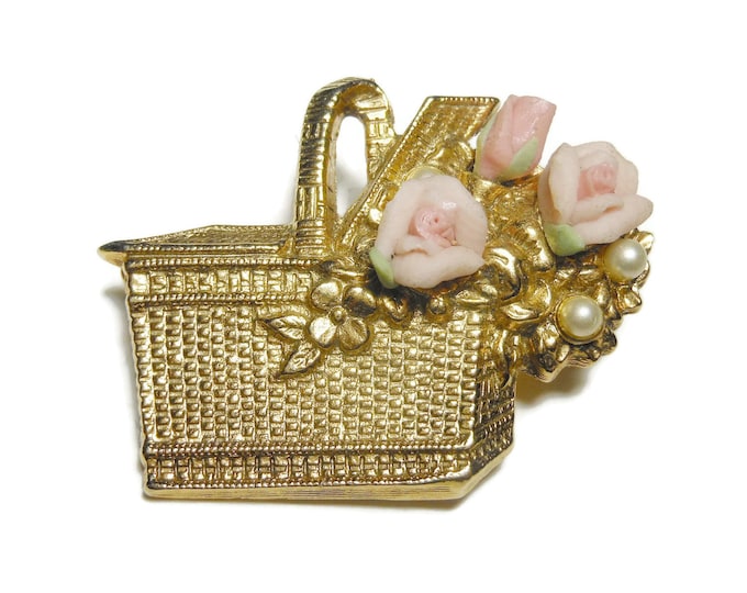 1928 picnic basket brooch, pink ceramic roses, gold textured basket, faux pearl flower centers, floral pin, great detail small basket pin