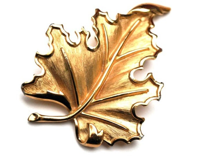 Crown Trifari Leaf Brooch - gold Floral oak leaf - Mid Century Pin