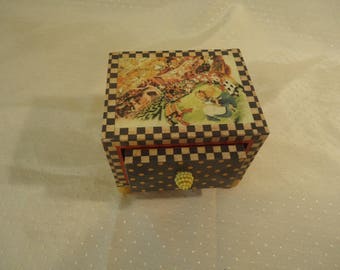 Alice in Wonderland Single Drawer Chest