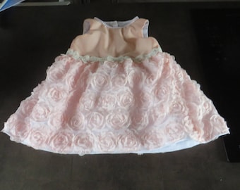 Princess dress in salmon pink with flowers of lace for the summer (12-18 m)
