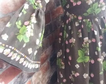 1970s Strawberry, long flowing dress. Size 10