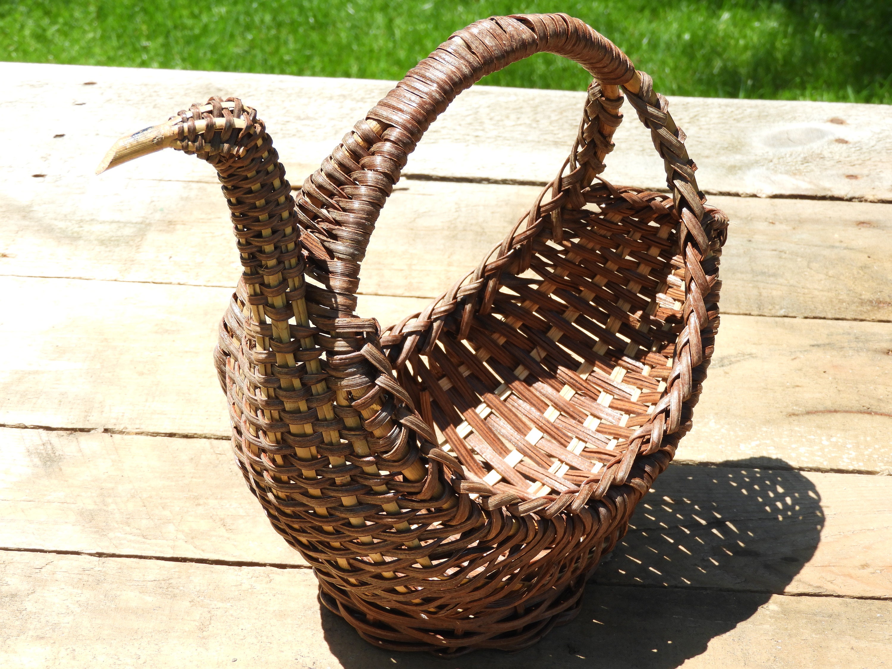 Vintage Woven Wicker Bird Basket, Country Fruit Basket, Decorative Duck
