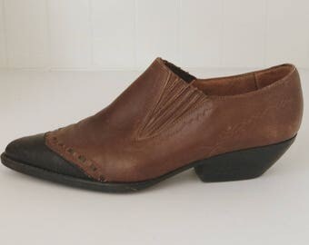 Vintage western booties | women's size 7 boots | brown leather booties | black leather booties | cowboy booties | women's cowboy boots