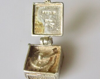 Silver Nuvo Record Player Opening Charm