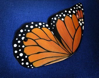 Monarch butterfly wings cuff - Hand tooled leather winged bracelet - Hand painted leather cuff with a snap button