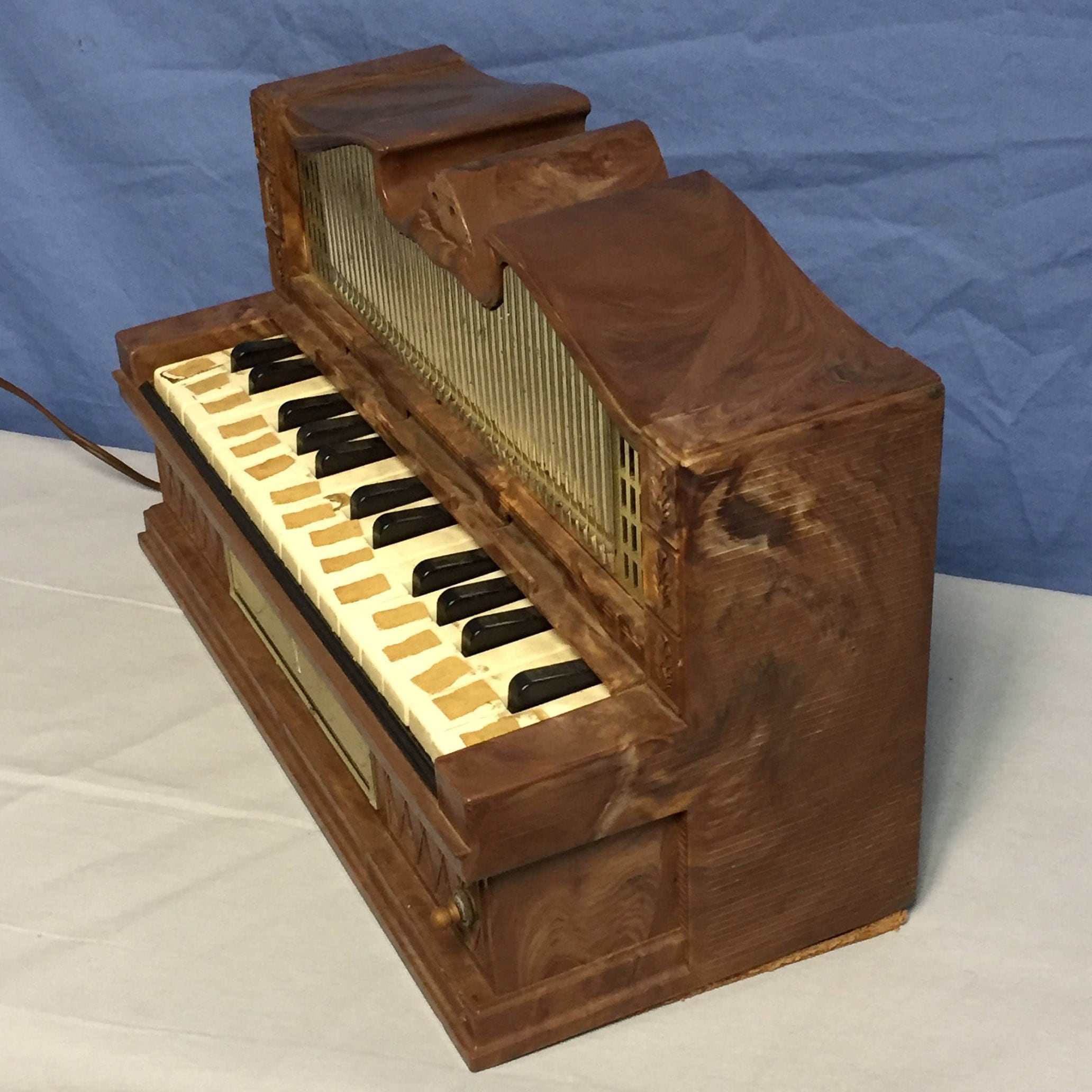 Electric Golden Pipe Organ, Emenee Industries Inc, NY