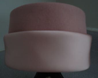 VINTAGE "Miss EILEEN" Pill Box HAT (Free Gift). Wool Felt, Satin border Lilac and Pale Rose Colors Hat. Formal Party Hat.