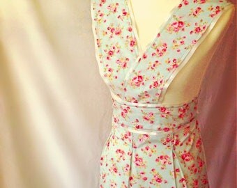 Vintage inspired floral Apron - Ribbon detail
