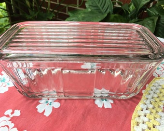 Vintage Anchor Hocking Refrigerator Dish with Lid, Clear Ribbed Covered Refrigerator Dish with Lid