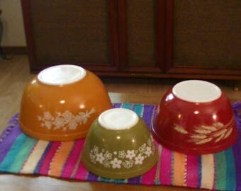 Vintage Pyrex Ovenware Mixing Bowls: Spring Blossom Green, Autumn Harvest. and Butterfly Gold 2.