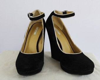 Kimchee Blue Black Suede Wedge Pumps with Gold Piping 7 US