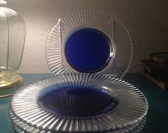 Set of 4 cobalt/clear salad plates
