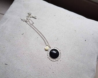 chic black and white silver necklace
