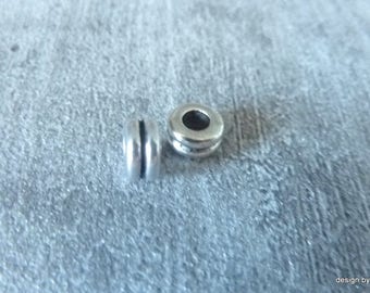 Set of 15 Tibetan silver round beads. 5 mm