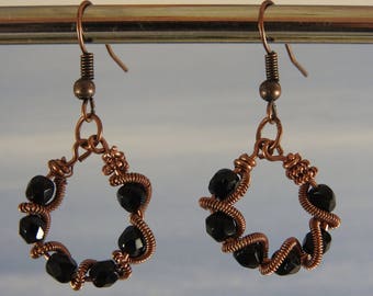 Round dangle earrings and crital beads copper wire