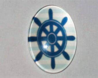 "Toped" in size 18-25mm glass cabochon