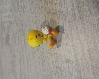 Material put on licensed Tweety Bird