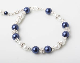 Navy pearl Bridesmaid bracelet, pearl bracelet, Navy wedding jewelry, Bridesmaid Gift, Maid of honor gift, Mother of the bride or groom gift