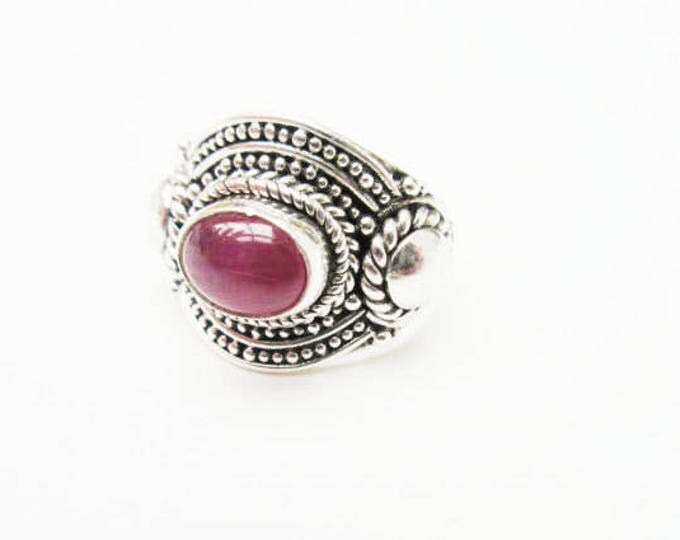 Sterling ring - Ruby Red Chalcedony Gemstone - size 6 Boho Silver setting