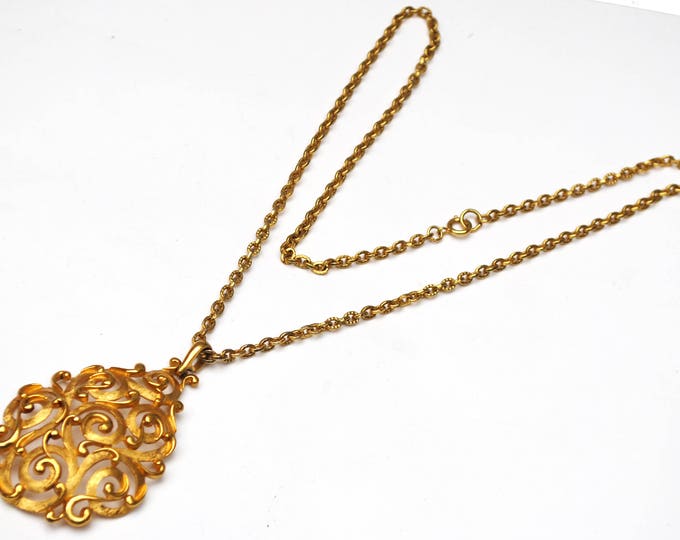 Crown Trifari necklace - Domed Pear shaped Pendant - Gold filigree - Mid century Vintage Jewelry