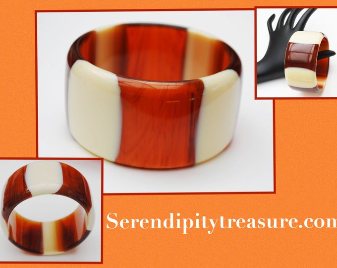 stripped Lucite bangle - Root beer Brown- Cream white - Vintage plastic bracelet