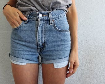 Vintage Levi's Cut-Offs // Size 23 XS
