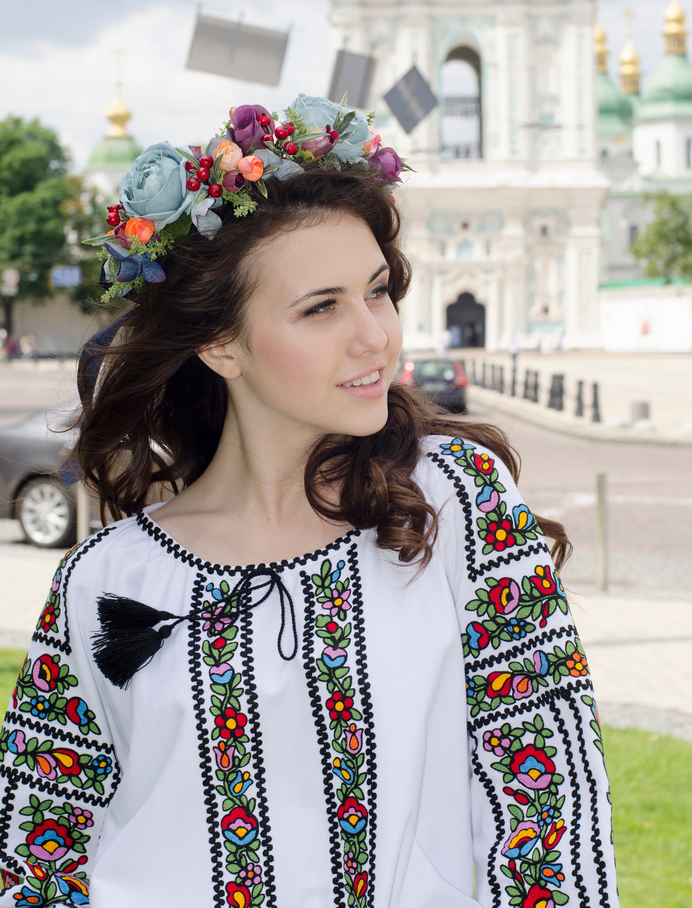 Ukrainian vyshyvanka / Vyshyvanka in handmade / embroidered