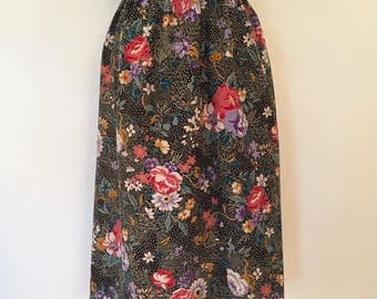 Vintage Floral Skirt / Large/XL/XXL / Black Floral Skirt