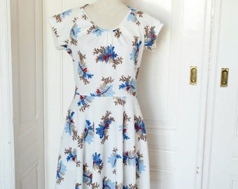 Vintage 70 80s dress with floral print//Vintage flower power dress