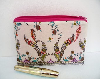 Fabric make-up ethnic feathers and flowers