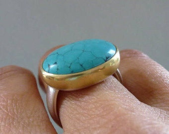 Turquoise ring made of silver and gold 18 kt, gifts for her, goldsmith work, big ring, gifts for women