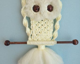 Vintage Macrame Owl Wall Hanging. Vintage 1970's Macrame Wall Hanging. 70's Macrame Decor.