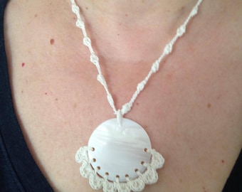 Necklace with crochet cotton lace with a mother of Pearl pendant