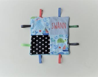 Doudou étiquettes "océan" en douillette bleu et coton prénom