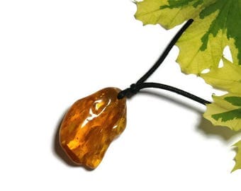 P52 amber pendant necklace natural honey color