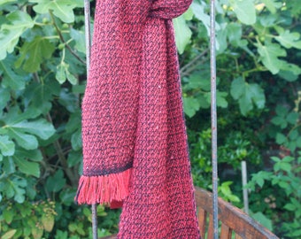 Scarf hand-woven of alpaca wool