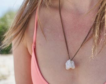 SALE ⊿ White Druzy Agate Necklace ⊿ White Crystal Necklace ⊿ White Druzy Pendant ⊿ Semi-Precious Stone ⊿ Minimalist Necklace
