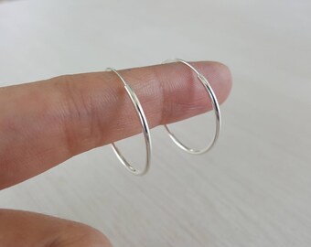 25 mm Tiny Sterling Silver Hoop Earrings - Tiny Silver Hoop Earring - Kids earring - Helix earring - Cartilage Hoop - Everyday Earrings