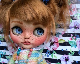 Custom Blythe Dolls For Sale by OOAK 'pippa' custom blythe doll, with mini room box, co-ordinated wardrobe and custom accessories. FREE world wide postage.