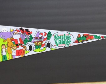 Santas Village Jefferson NH Vintage Souvenir Pennant 8 inches x 25 inches